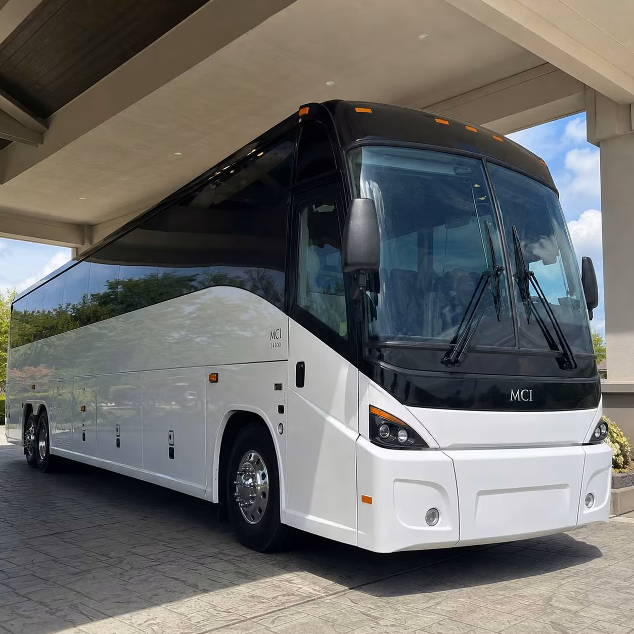 reliable shuttle transportation for tracy city and county government agencies
